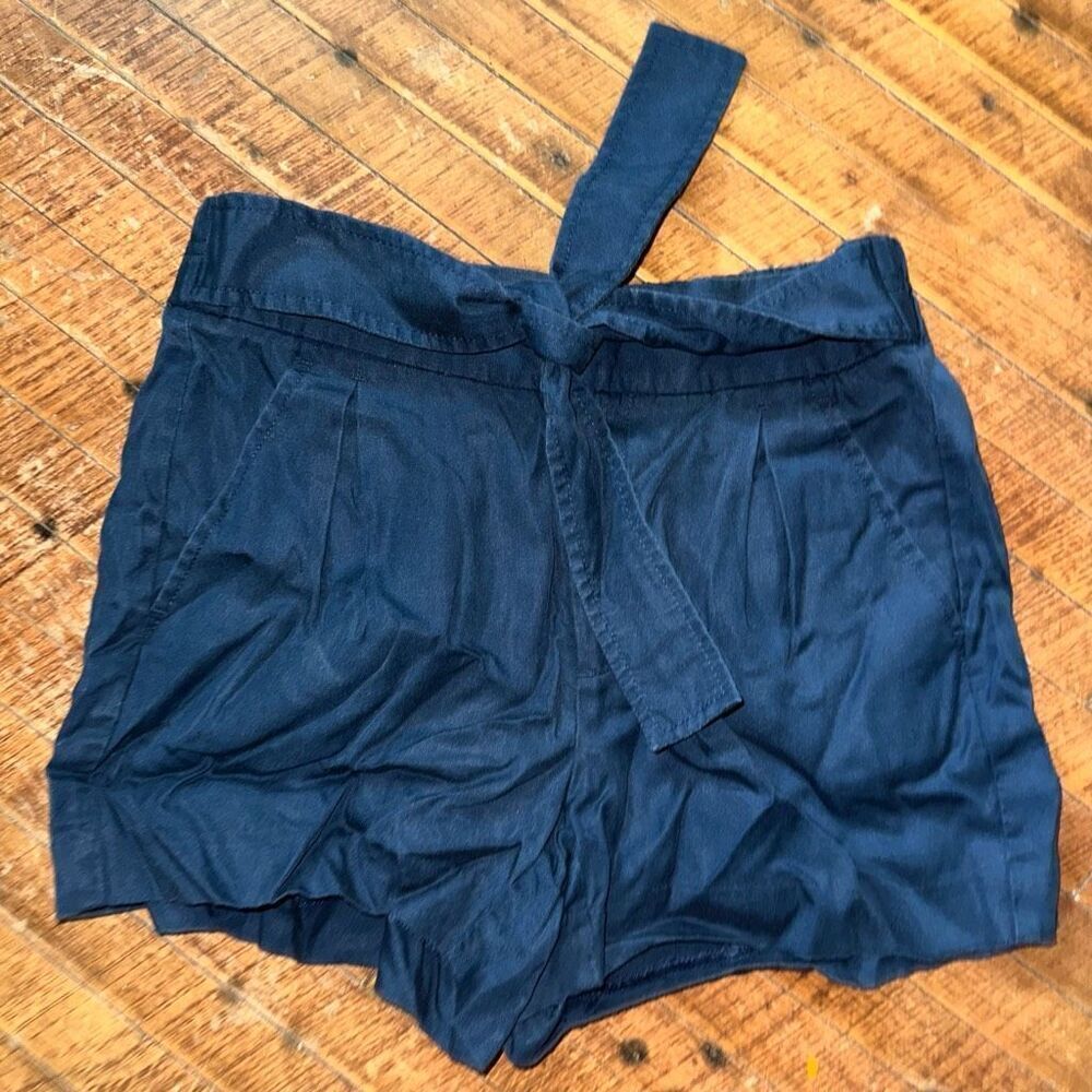 J Crew navy tie waist preppy size 0 relaxed shorts
